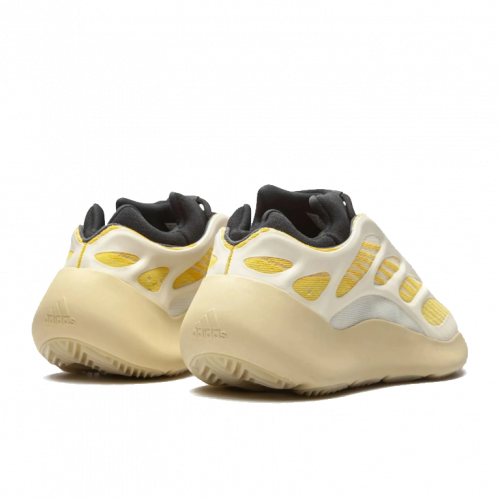Кроссовки Adidas Yeezy 700 V3 Safflower